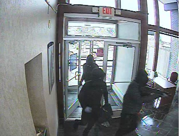 Highland Heights Bank Robbed