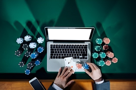 Online gambling: Do the pros outweigh the cons?